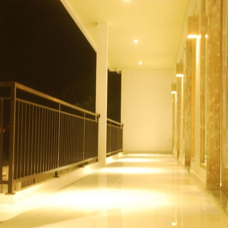 Sugiras Living Hotel Denpasar  Ruang foto